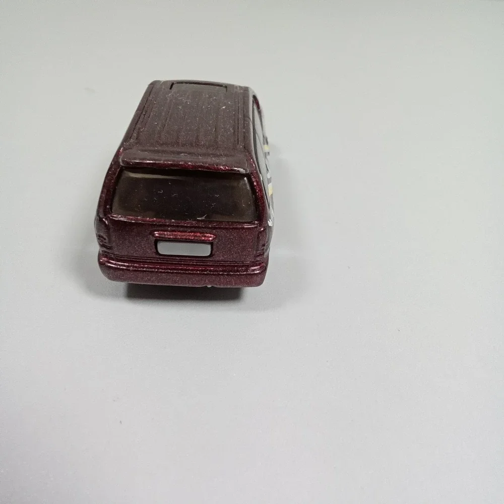 Hot Wheel 1997 Dodge Caravan Metallic Burgundy Diecast Minivan 1:64 Scale Mattel